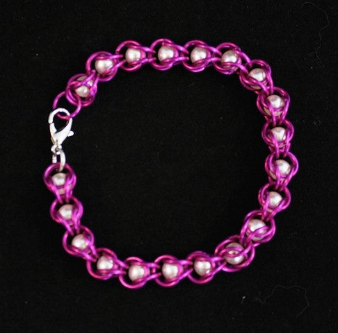 Chainmaille sieraad "Captive pearl"